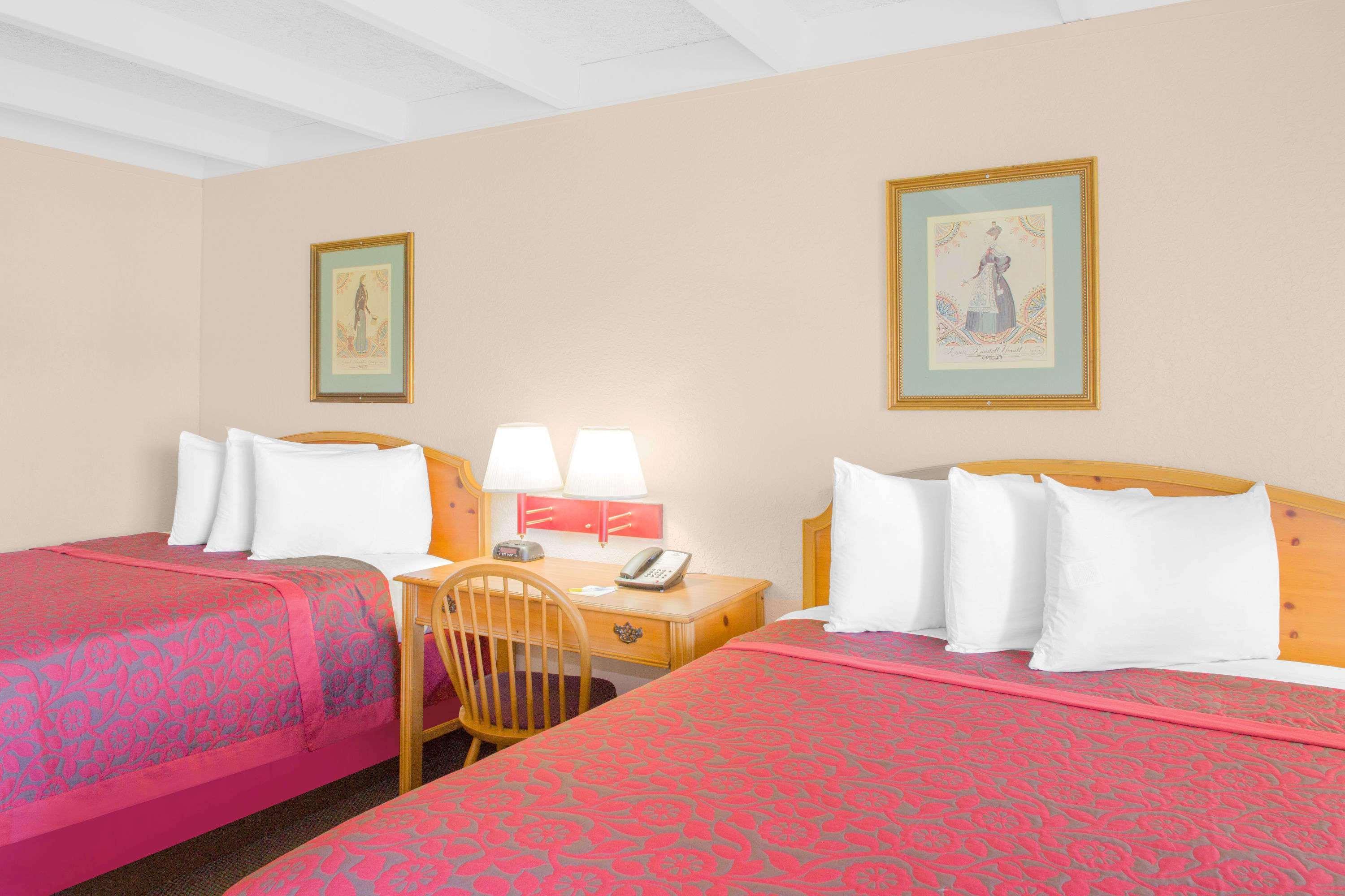 Days Inn By Wyndham Tallahassee University Center Екстериор снимка
