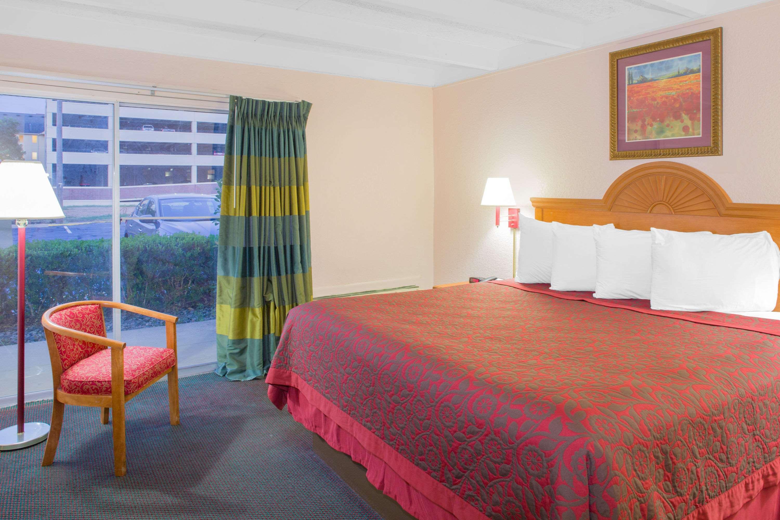 Days Inn By Wyndham Tallahassee University Center Екстериор снимка