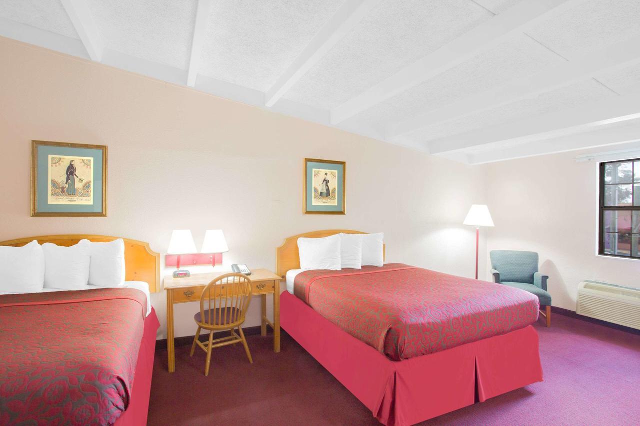 Days Inn By Wyndham Tallahassee University Center Екстериор снимка